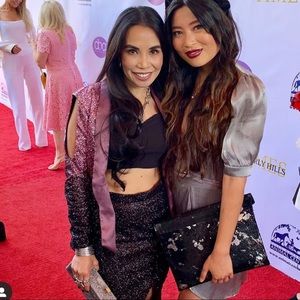 Moving my Poshmark closet to @sjhk817 !